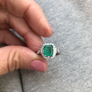 Diamond and emerald 14k white gold ring🌟